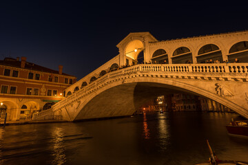Obraz premium ponte vecchio at night, Ponte Rialto