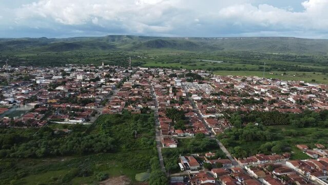 Exu Pernambuco Luiz Gonzaga M&uacute;sica Paisagem Nordeste Caatinga Sert&atilde;o Bai&atilde;o Forr&oacute; Drone Cidade Parque Aza Asa Branca Brasileiro Viagem Turismo M&uacute;sica Serra do Araripe Cear&aacute; Est&aacute;tua Cidade Interior