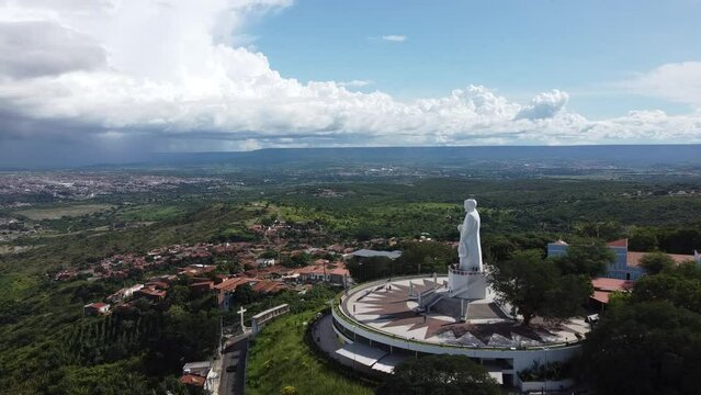 Cariri Cear&aacute; Juazeiro do Norte Crato Cidade Sert&atilde;o Nordeste Est&aacute;tua Padre C&iacute;cero Nossa Senhora Fatima Colina Horto Paisagem Igreja Museu Religi&atilde;o Religioso Chapada Araripe Religiosidade Drone A&eacute;reo