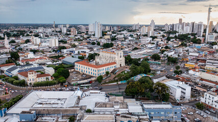 Fototapeta na wymiar Fotografia aérea de área urbana de Cuiabá, capital do Mato Grosso