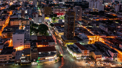 Fotografia aérea de área urbana de Cuiabá, capital do Mato Grosso