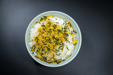 ときどき食べたくなるご飯にふりかけ玉子