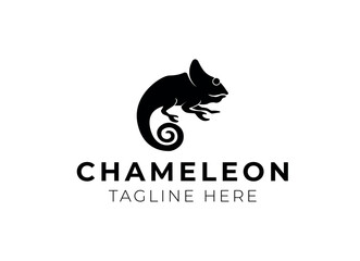 Silhouette chameleon logo design vector © AlvinStd.