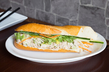 Delicious sandwich with tuna and vegetables.