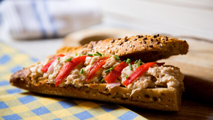 Delicious sandwich with tuna and vegetables.
