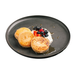 syrniki pancakes with cream and berries png