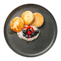 syrniki pancakes with cream and berries png