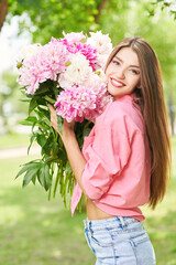 Fototapeta premium lady with flowers