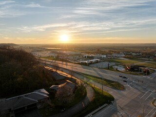 Fototapeta premium Landscape shot of John Deere Road in Illinois, USA during the golden hour
