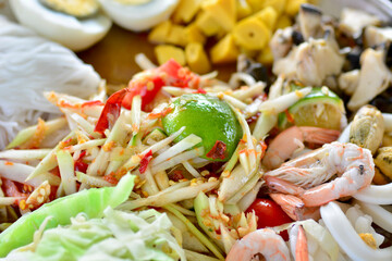 salad with shrimp and vegetables