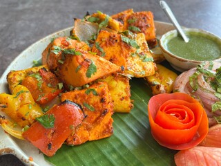 Tofu masala with tomato and onion