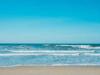 Fototapeta na wymiar Blue sky beach