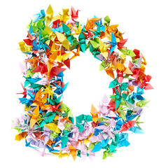 折り紙の鶴で作ったカラフルなアルファベットのD。透過背景。
