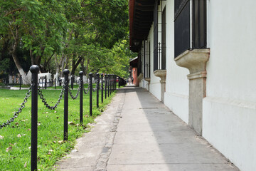 Acera en Antigua Guatemala, concepto de viaje y lugares en Centro Amèrica, 