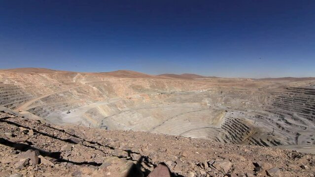 Open mine traveling