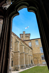 Vue sur la tour Clémentine de l'Abbatiale Saint Robert de la Chaise Dieu. Département de la Haute...