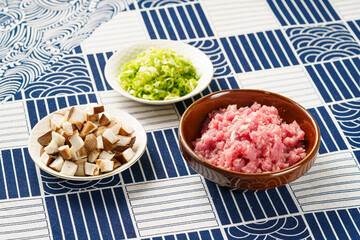 The ingredients needed for the classic Sichuan dish tofu with mushroom meat sauce
