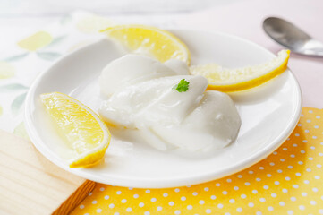 レモンのレアチーズプリン