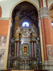 Fototapeta na wymiar Side chapel of San Petronio Basilica, Bologna