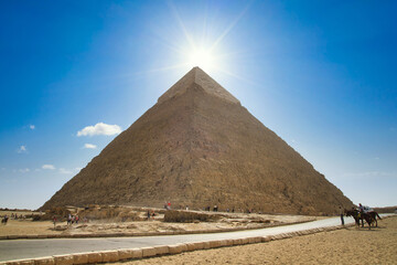 Fototapeta na wymiar Beautiful scenery of the pyramid of Khafre in Giza, Egypt