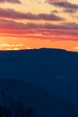 Obraz premium Telephoto View of West Virginia Mountains at Sunset