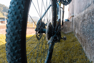 Detalhes das peças de uma bicicleta. Mountain bike.