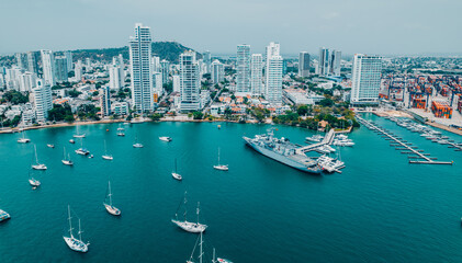 Paisaje urbano de la ciudad de Cartagena (Colombia), incluyendo sus playas, fuertes, murallas,...