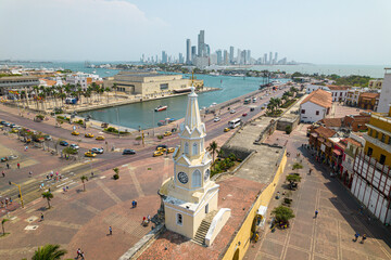 Paisaje urbano de la ciudad de Cartagena (Colombia), incluyendo sus playas, fuertes, murallas,...