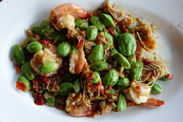 The popular food of Thailand is southern food. Sauteed Sauteed Balls with Shrimp