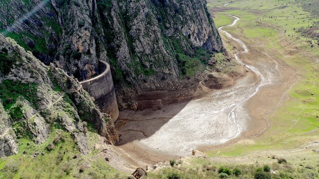 Embalse de Montejaque , comarca de Ronda ( M&aacute;laga )
