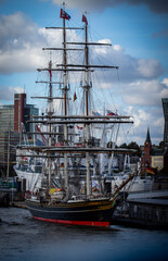 Fototapeta premium ship in the harbor