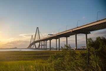 Naklejka premium Beautiful shot of the Arthur Ravenel Jr Bridge in Charleston, Mount Pleasant