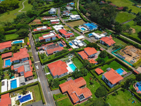 Esto es colombia un pais lleno de amor, cultura, biodiversidad, aventuras, paisajes donde podras amar y disfrutar todo lo que te rodea, ven te invito a conocer el eje cafetero y todos sus alrededores 