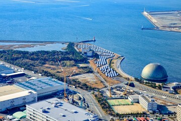 Fototapeta na wymiar 大阪府、さきしまコスモタワーからの眺め（夢洲、ATC方面）