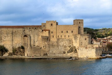 Fototapeta na wymiar Medieval castle in the French village of Collioure on the Mediterranean coast