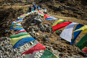 
Drapeaux de prières au vent au col de Keche La (ou Kache La), 4660 mètres d’altitude, seizième jour du Snowman Trek, Bhoutan