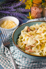 Tagliatelle mosse Carbonara