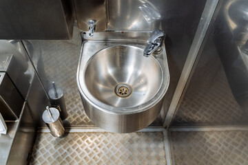 Anti-vandal washbasin, iron faucet, metal sink, outdoor toilet, iron room, washbasin.