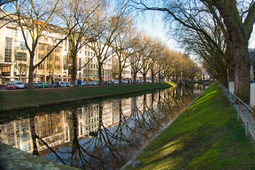 Königsallee /Düsseldorf am Rhein / Deutschland