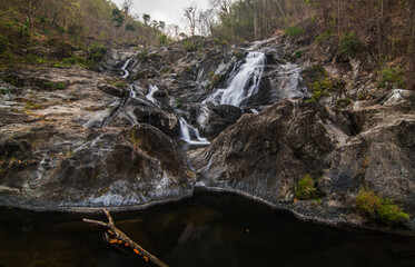 Obraz premium Khlong Nam Lai Waterfall, Beautiful waterfalls in klong Lan national park of Thailand