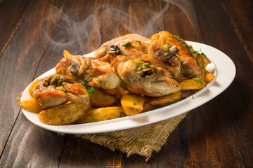 Pollo frito con patatas