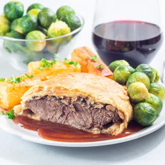 Foto op Plexiglas Beef Wellington with mushroom Duxelles, served with brussels sprouts and Chateau potato, square © iuliia_n