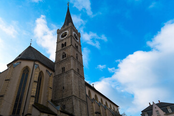 Fototapeta na wymiar Pfarrkirche St. Andreas in Ochsenfurt, Landkreis Würzburg in Bayern
