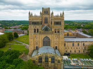 Obraz premium Durham Cathedral is a cathedral in the historic city center of Durham, England, UK. The Durham Castle and Cathedral is a UNESCO World Heritage Site since 1986. 