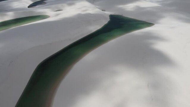 Len&ccedil;&oacute;is Maranhenses Lagoas Dunas Praia Paisagem Barreirinhas Atins Planeta Vilarejo Star Wars Vingadores Prote&ccedil;&atilde;o Ambiental Cen&aacute;rio Tropical Paradis&iacute;aco Para&iacute;so Natureza A&eacute;reo Drone Turismo Tur&iacute;stico