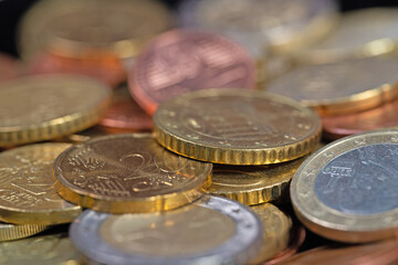 Euro-M&uuml;nzen in einer Nahaufnahme