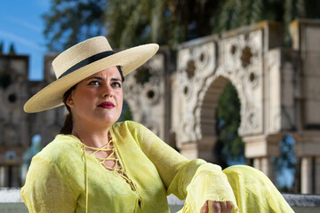 Mujer Latina emprendedora, experta en educación,  el viaja por las ciudades del mundo bailando y...
