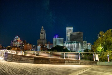 Fototapeta premium Beautiful view of the cityscape at night