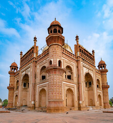 Safdarjung Tomb is located in New Delhi, India
