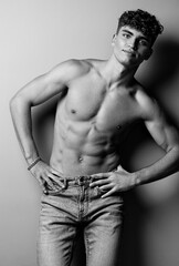 Naklejka premium man trend athletic sexy bicep caucasian naked fit body white